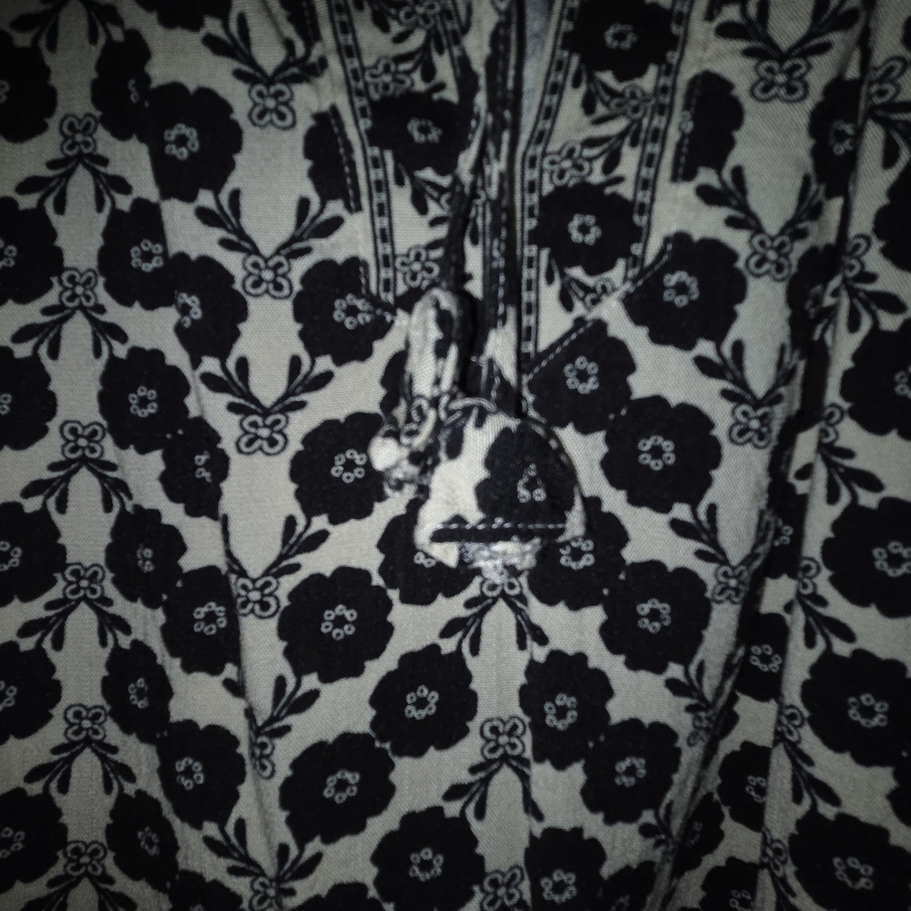 Max Studio Ruffle Sleeve Blouse - Picture 3 of 4